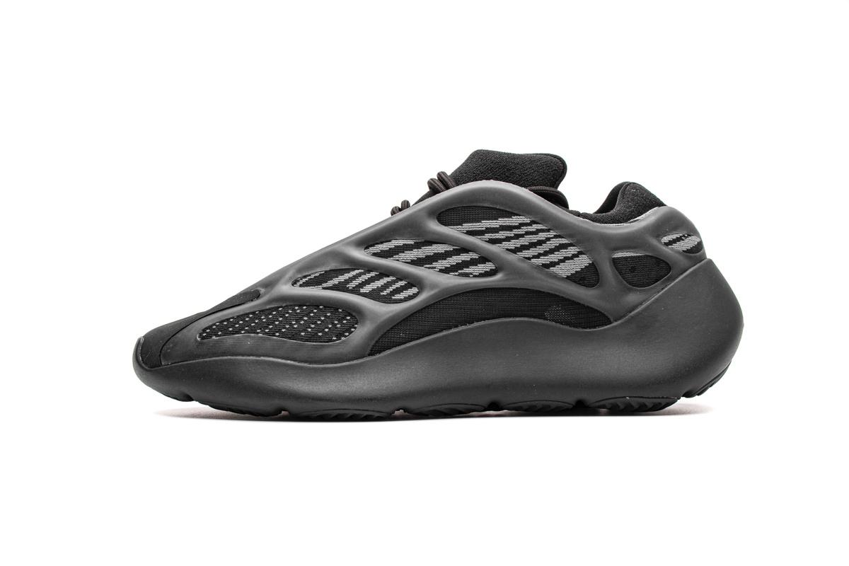 Yeezy 700 v3