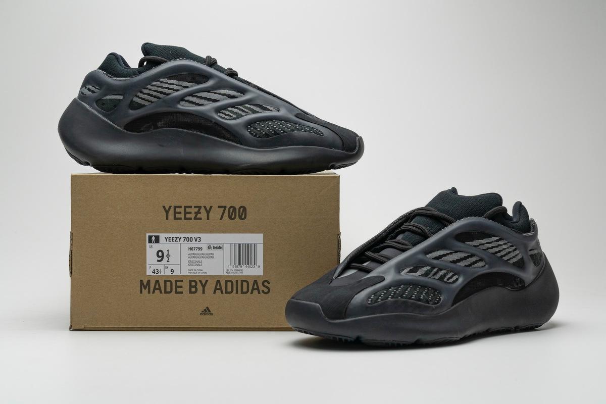 Yeezy 700 v3