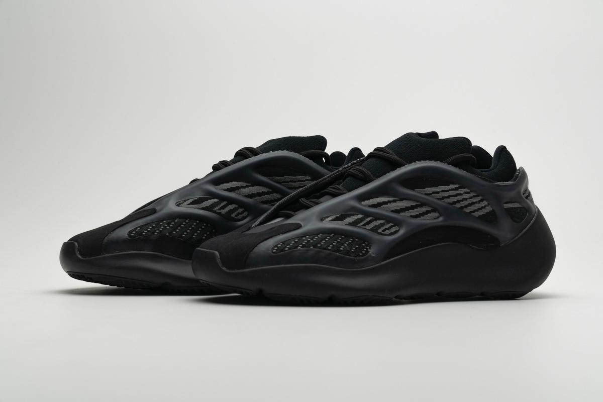 Yeezy 700 v3